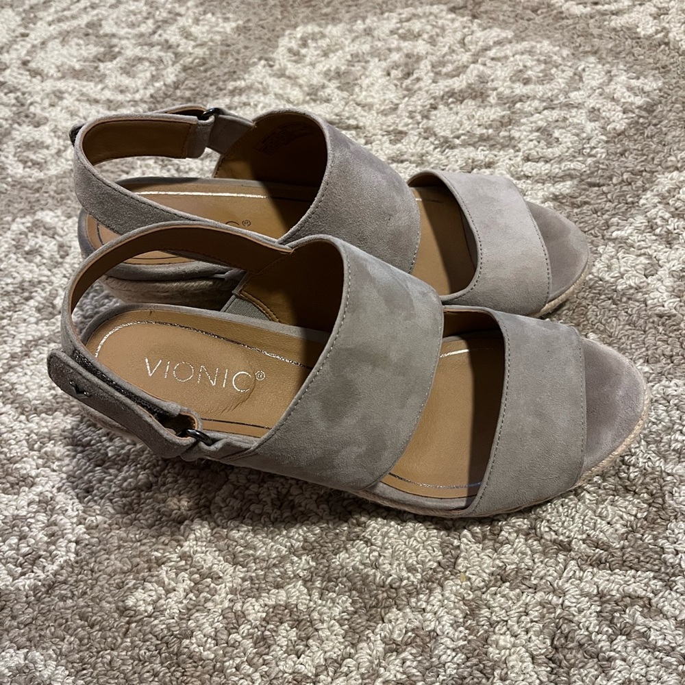 Vionic 3” wedges